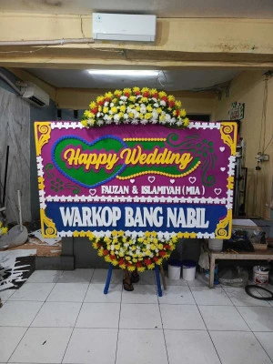 Papan Bunga di Pondok Jagung Timur